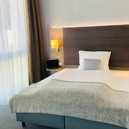 Stadthotel Arte 3* 레마겐