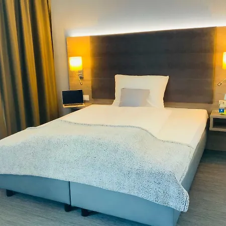 ホテル Stadthotel Arte