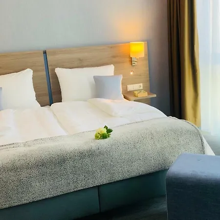 Stadthotel Arte ホテル 3*