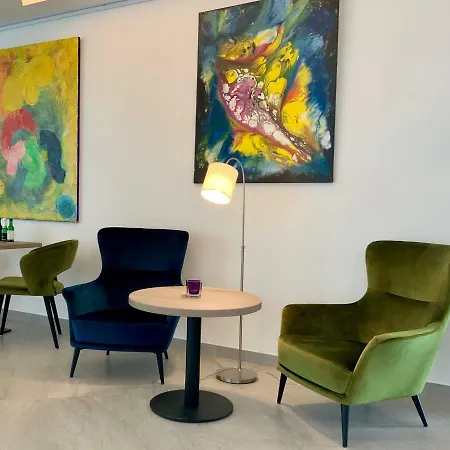 Stadthotel Arte 3* レマーゲン
